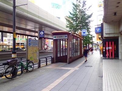六本木駅入口の写真